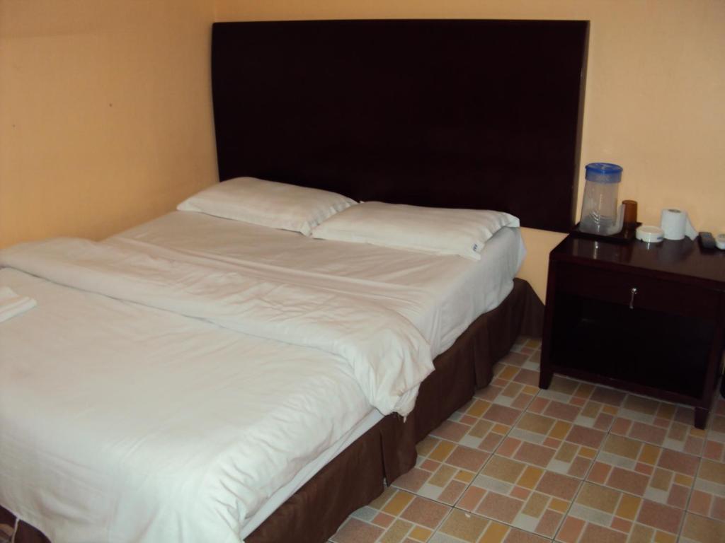 Kinabalu Borneo Hotel Kota Kinabalu Room photo